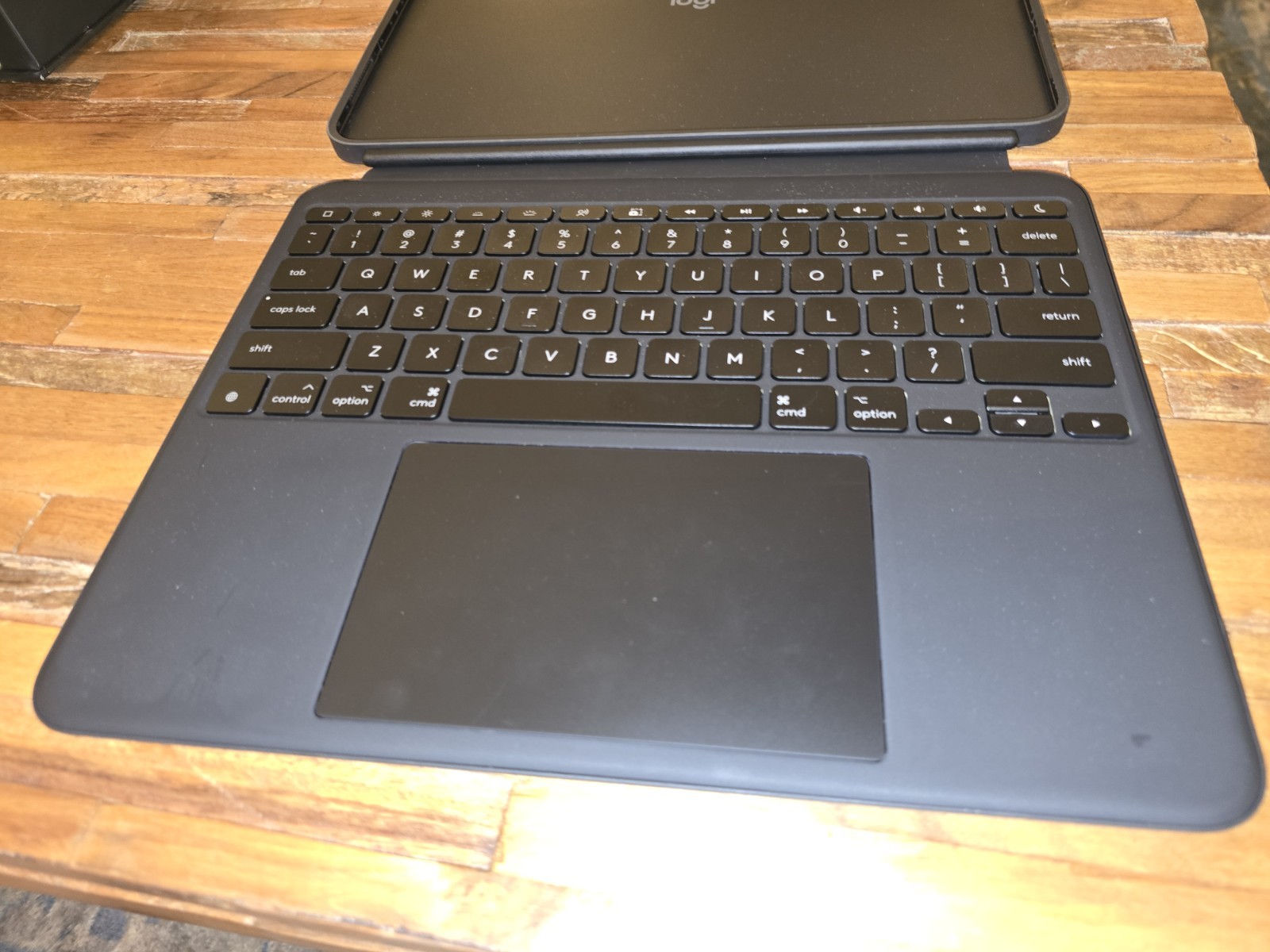 Logitech Combo Touch iPad Pro 12.9-inch (5th, 6th gen-2021, 2022) Keyboard Case