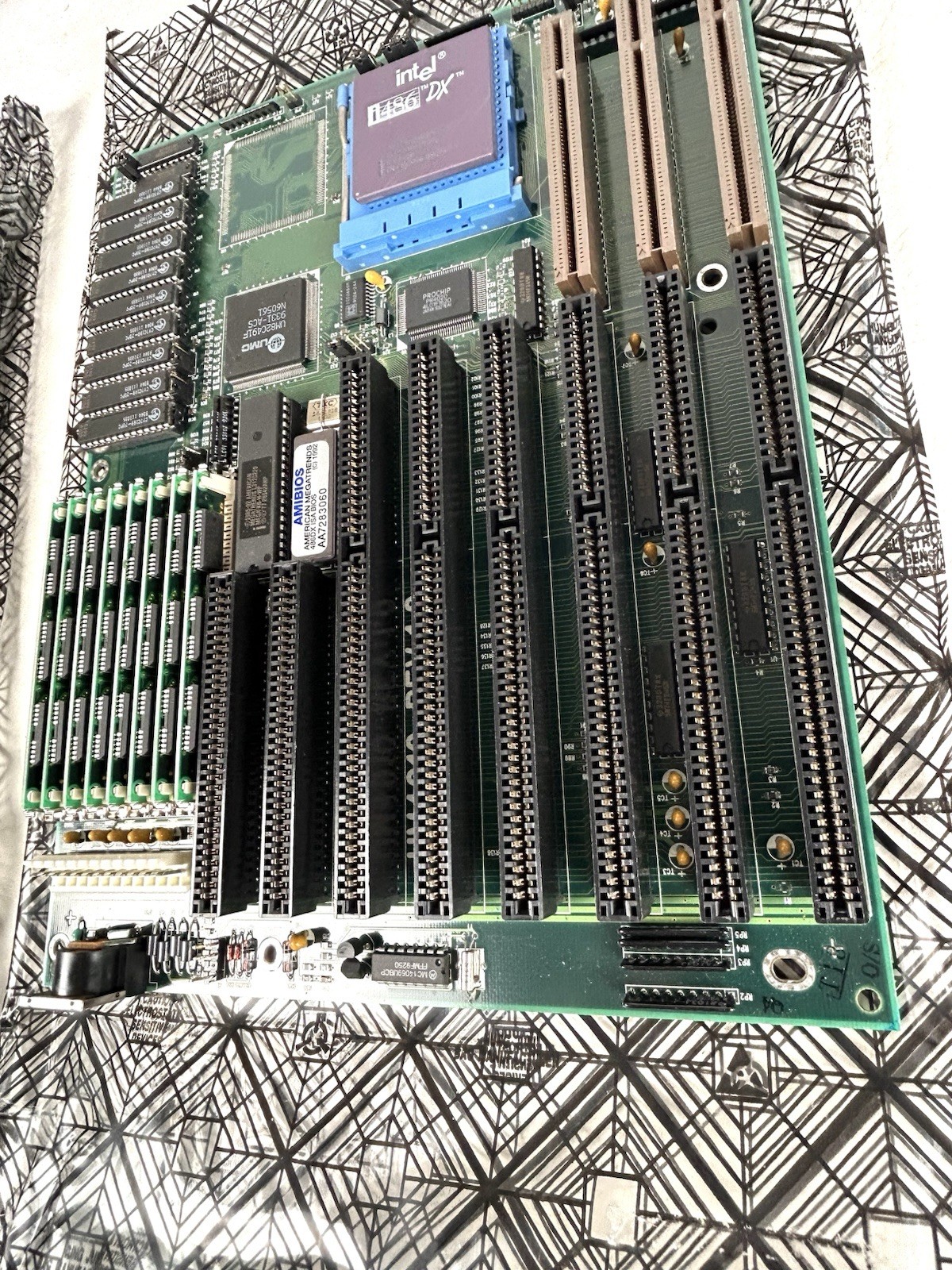 (2) Vintage 486 Motherboard Intel A80486DX-33 33MHz 256KB Cache UMC Chipset