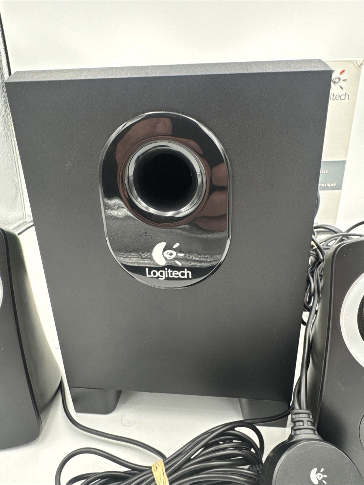 Logitech Z313 Speaker System Set Of 3 Tested And Working Computer Book Shelf