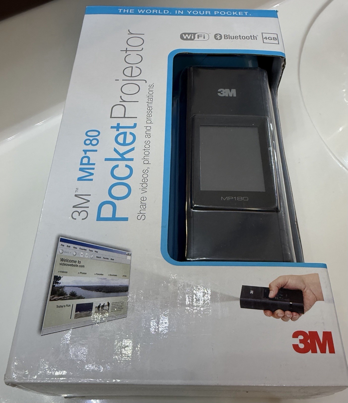 3M PocketProjector MP180 Portable DLP Projector 800×600 30 ANSI HDMI USB