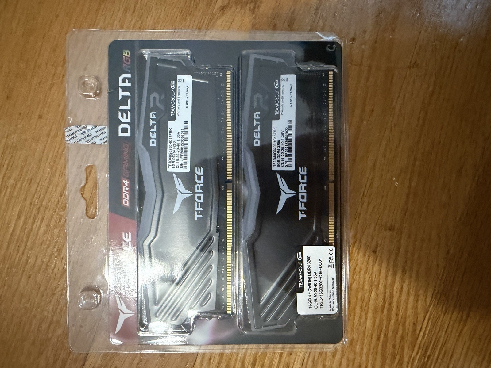 TeamGroup T-Force Delta RGB 16GB (2x8GB) DDR4-3200 PC4-25600 288-Pin DIMM