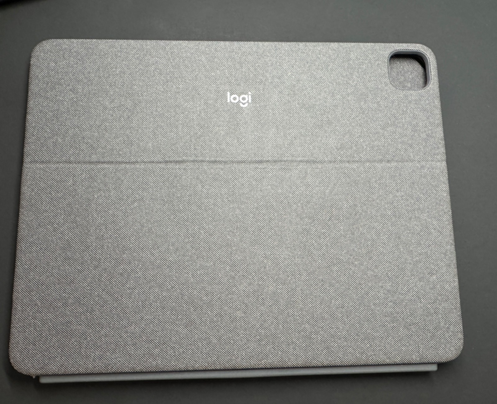 Logitech Combo Touch iPad Pro Keyboard Case for iPad Pro 12.9 5th Gen – USED!!