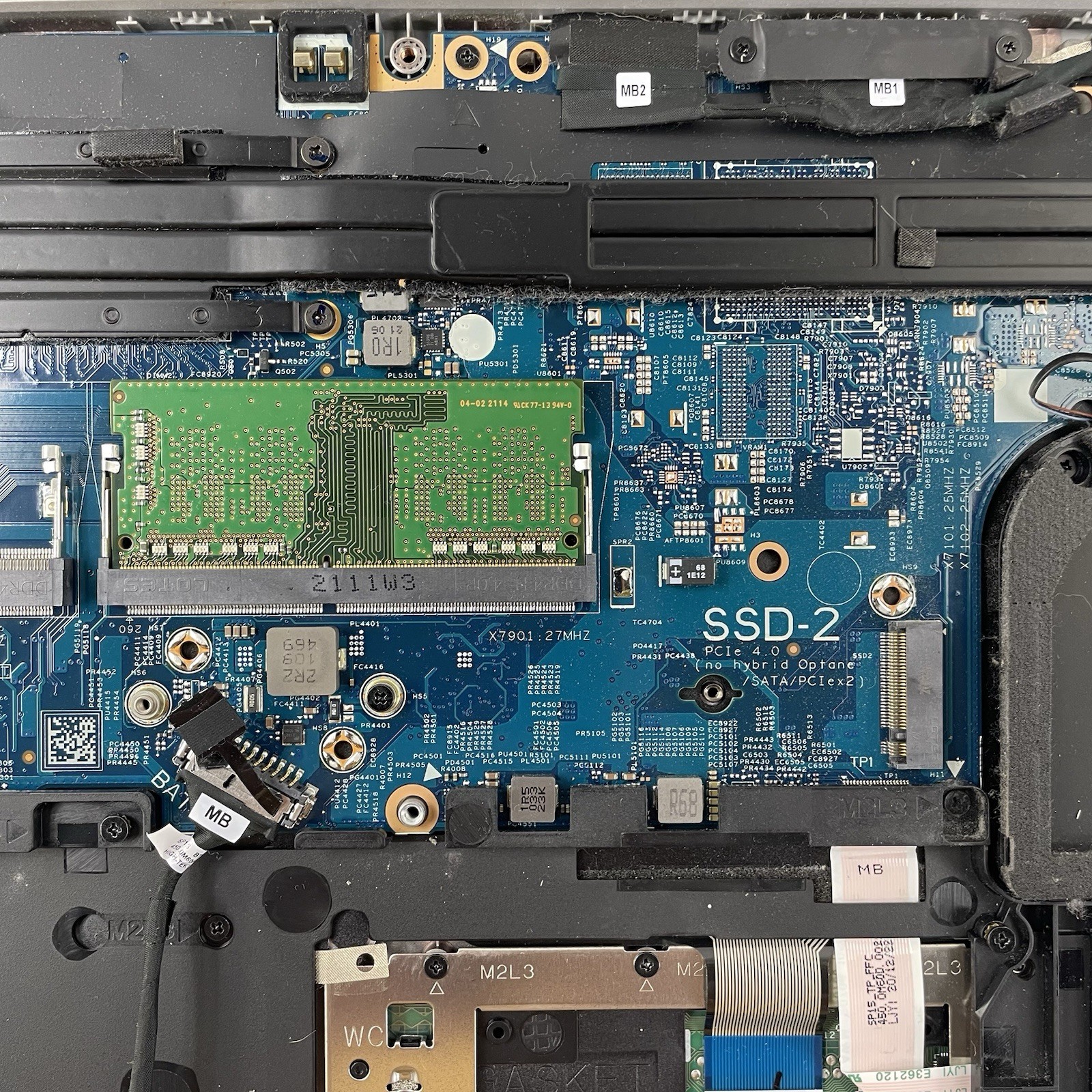 Dell Latitude 5520 15.6″ i5-1135G7 2.40 GHz 8 GB RAM No SSD/OS/AC/Battery – READ