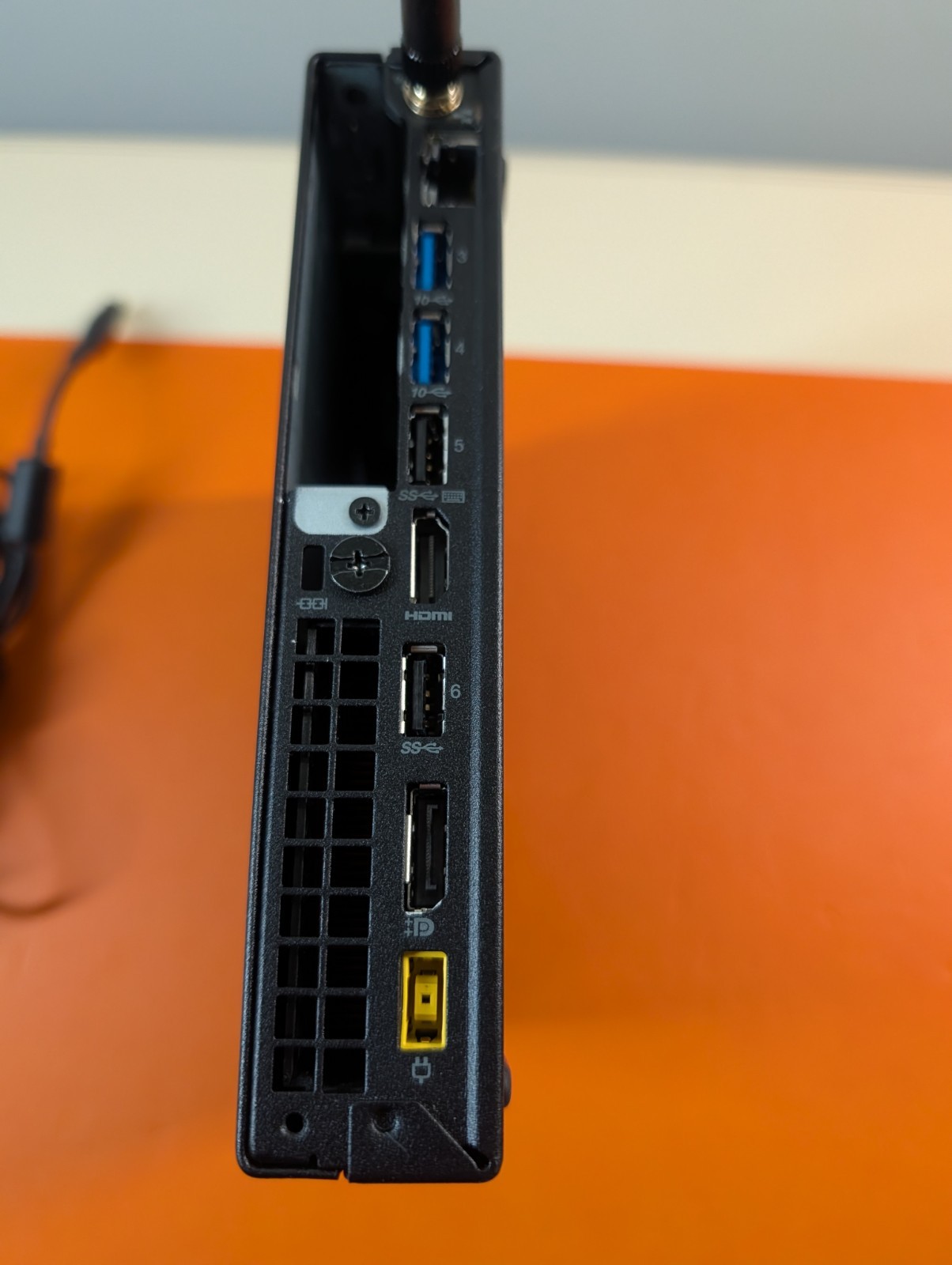 Lenovo ThinkStation P330 Tiny 16GB RAM No SSD with Adapter