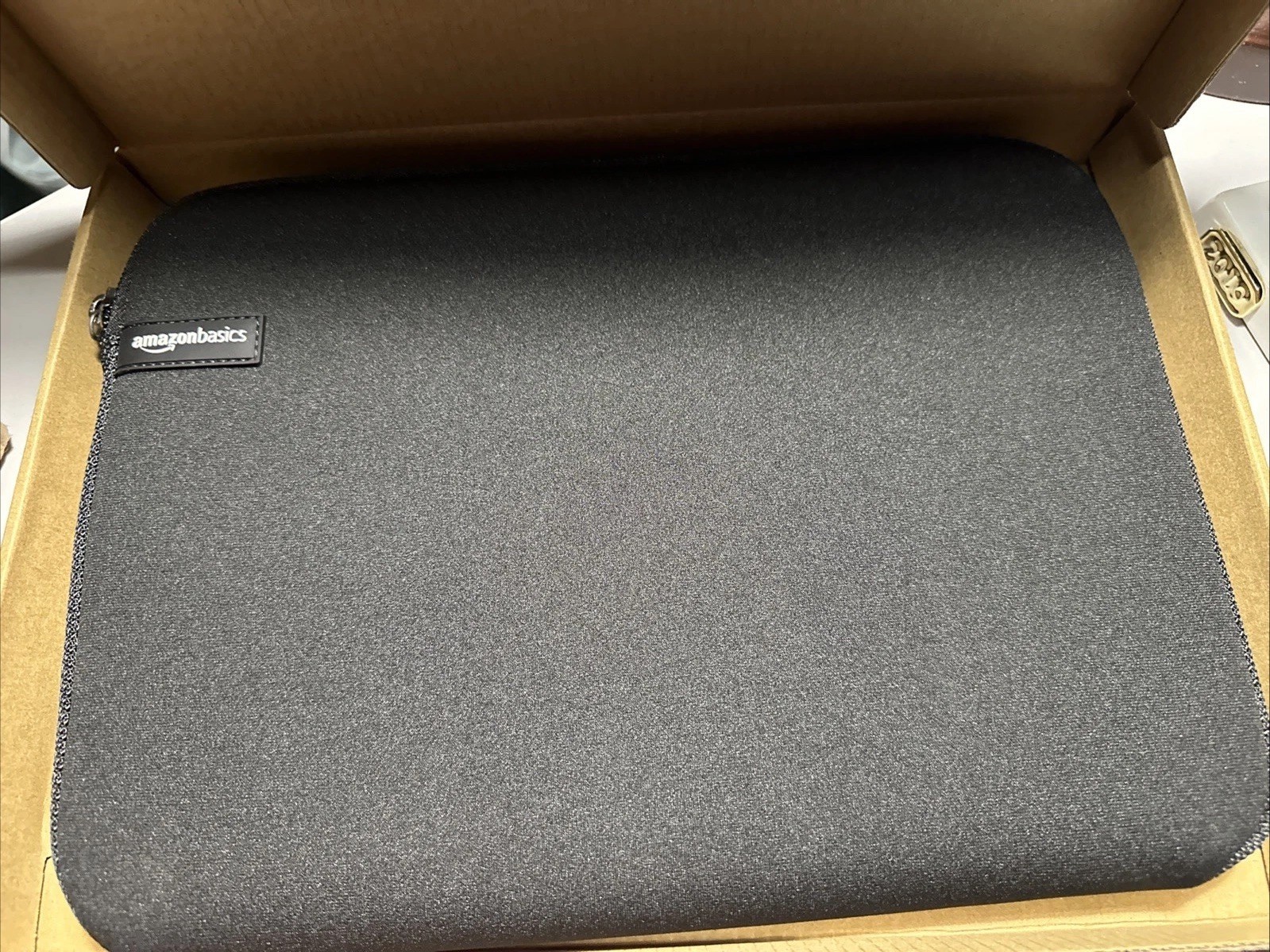Amazon Basics 11.6-Inch Laptop Sleeve, Protective Case with Zipper BLACK