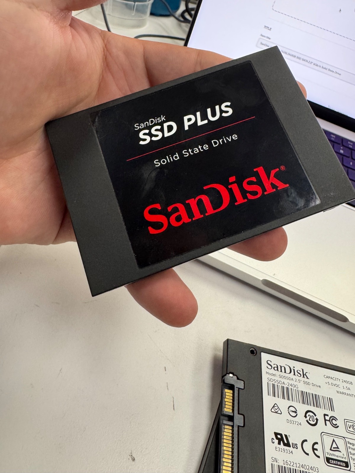 SanDisk SDSSDA-240G 240GB SSD SATA 2.5″ 6Gb/s Solid State Drive Tested – Working