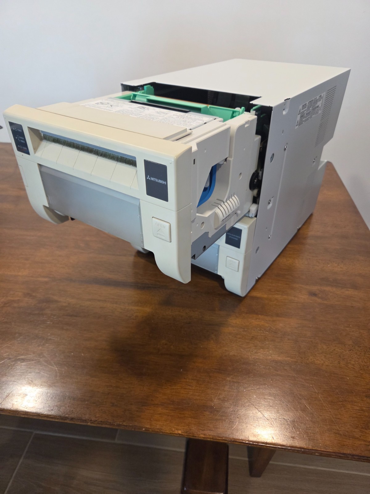 Mitsubishi CP-D707DW “double decker” dye sublimation color printer