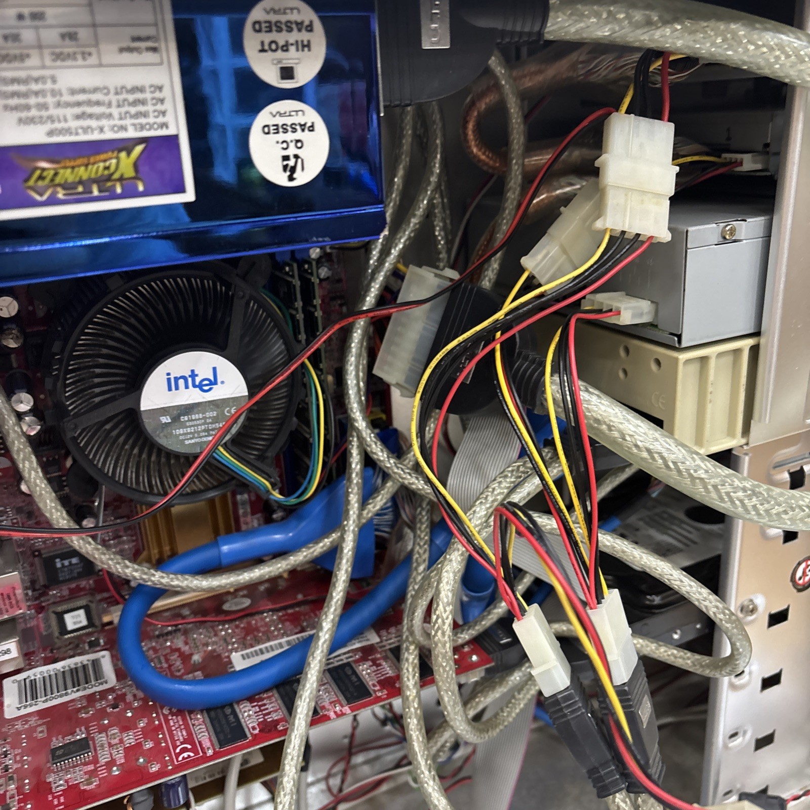 Custom Desktop PC ***Unknown Specs – Turns On***Parts/Repair