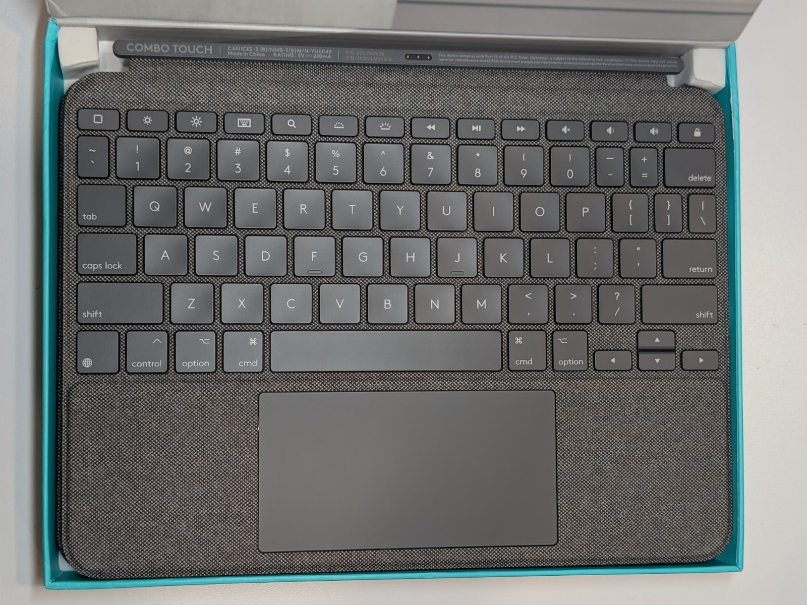 Logitech Combo Touch iPad Pro 11-inch 1st 2nd 3rd 4th Gen Keyboard Case Trackpad