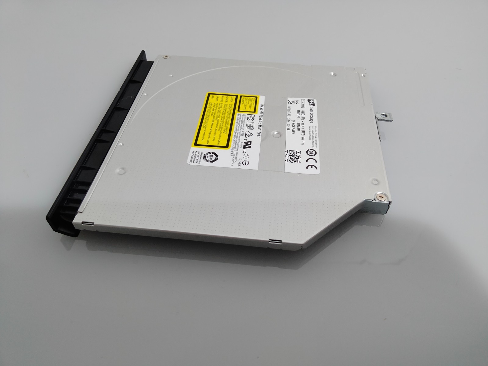 Hitachi-LG BU40N Ultra Slim Blu-ray DVD BDXL SATA Drive Used Compact Tested