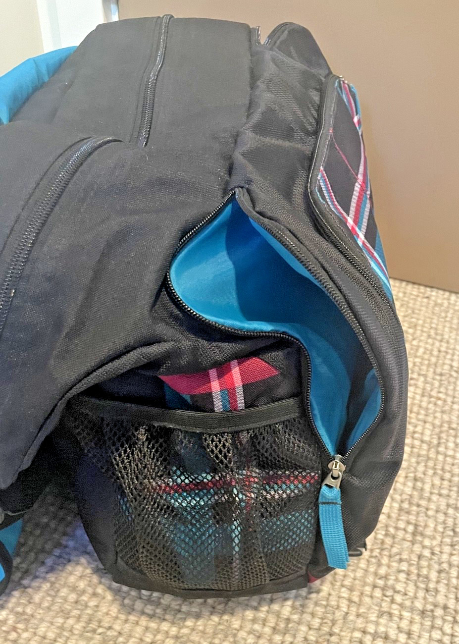 JanSport Teal Pink Black Plaid Messenger Bag 16×13 Padded Laptop Lined Zippers