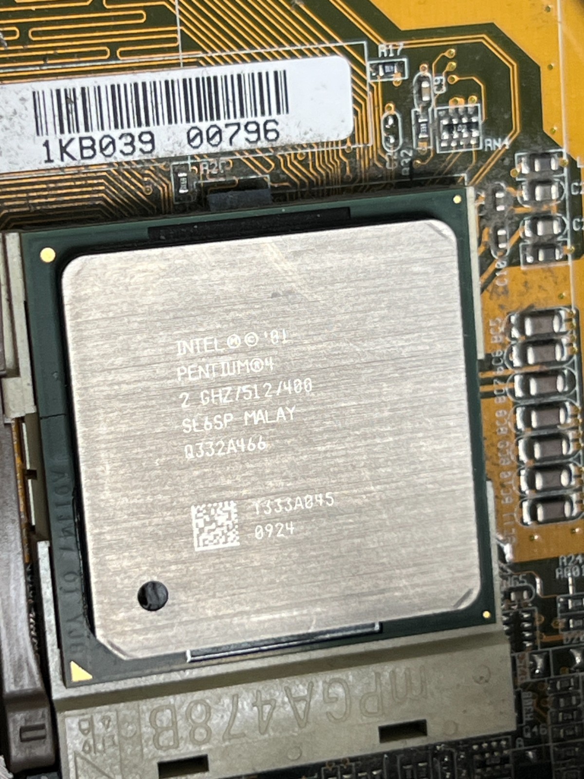 RARE GIGABYTE G-MAX Pentium 4 Gaming System – 2.0Ghz 384MB DDR Geforce 6200 AGP