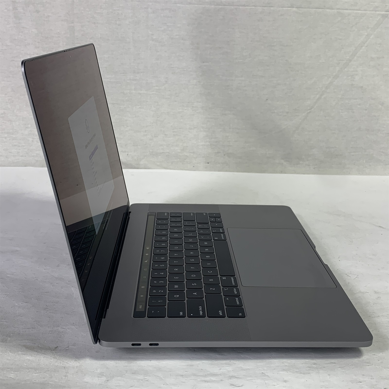 Apple MacBook Pro A1990 15″ 2019 Laptop Oct Core i9-9980HK 2.4GHz 16GB 500GB SSD