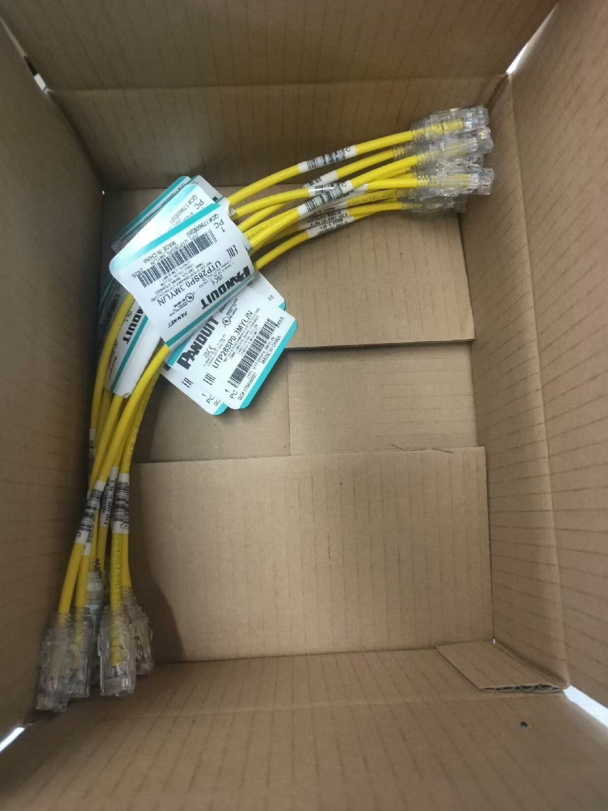 Panduit UTP28SP0.3MYL/YL Cat6 28 AWG Network Patch Cable/Cord, 0.3M Yellow ~STSI
