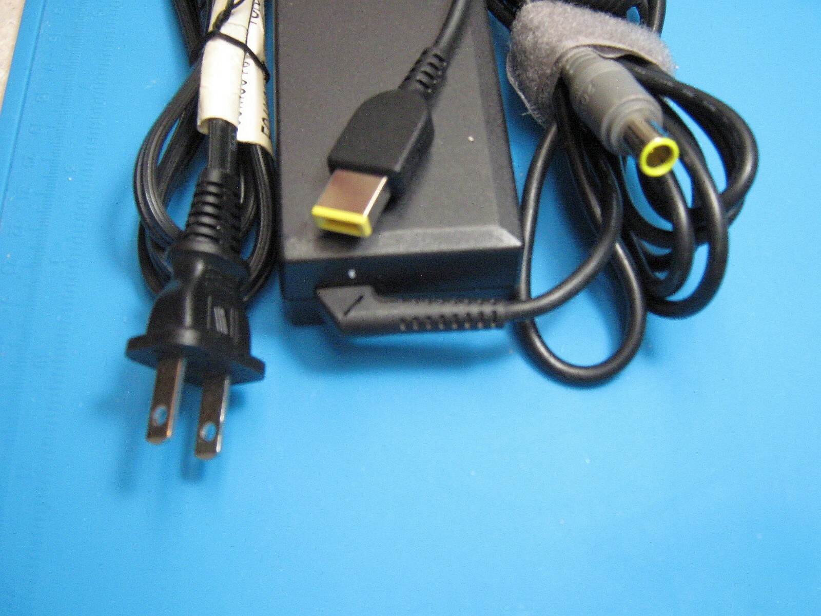 Genuine OEM Lenovo 90W 20V 4.5A AC Power Supply Round Tip + Square Tip Adapter