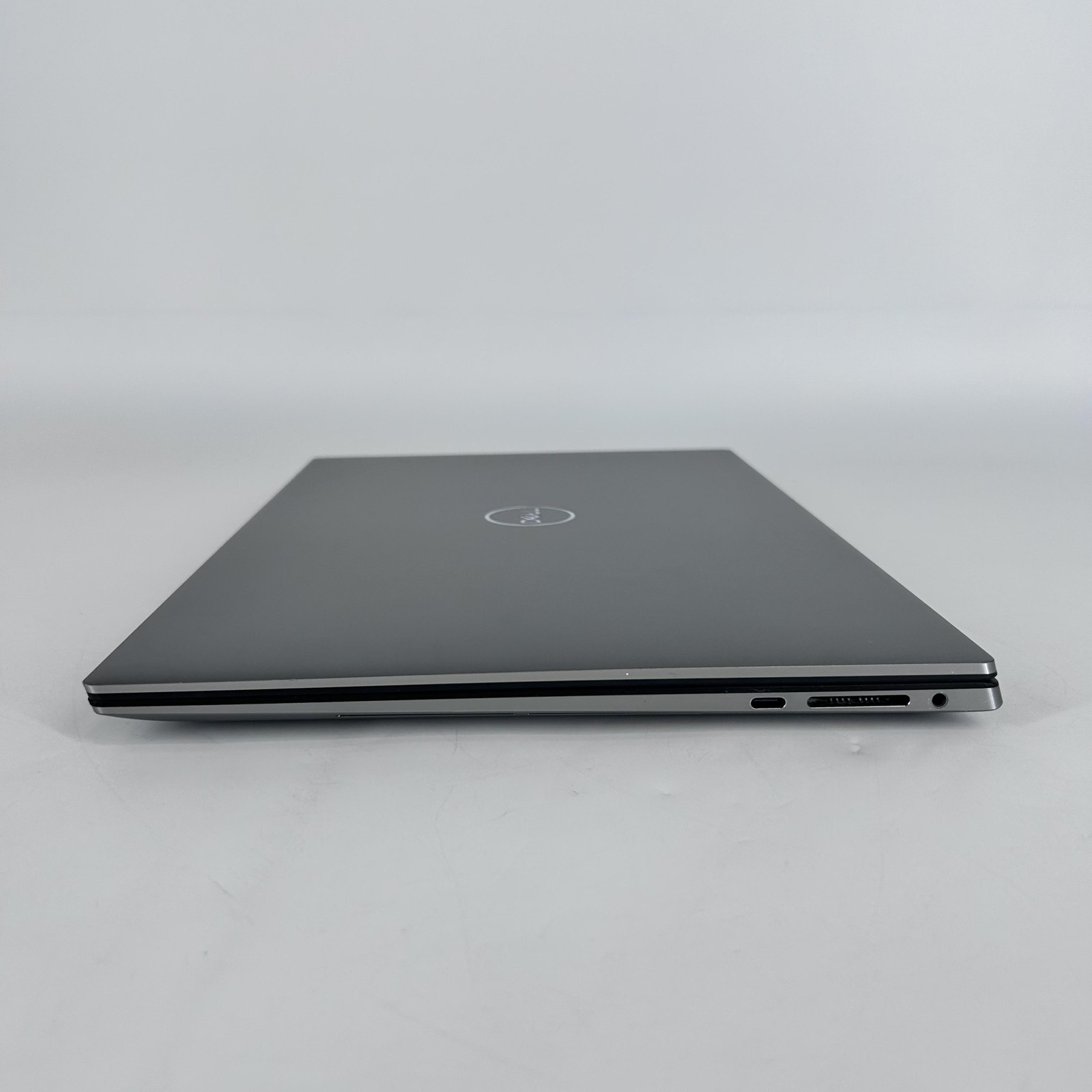 Dell Precision 5550 15 UHD+ TOUCH i9-10885H 32GB 2TB Quadro T2000 – LCD BLEED
