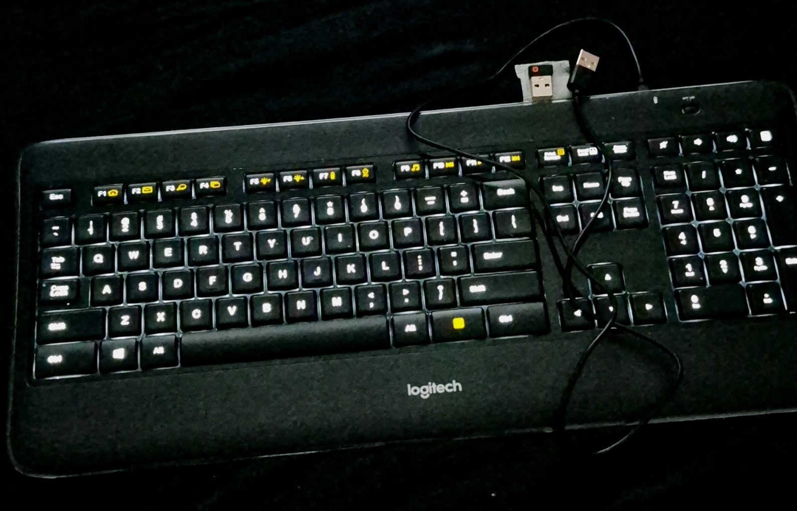 Logitech Logitech K800 Wireless Illuminated keyboard
