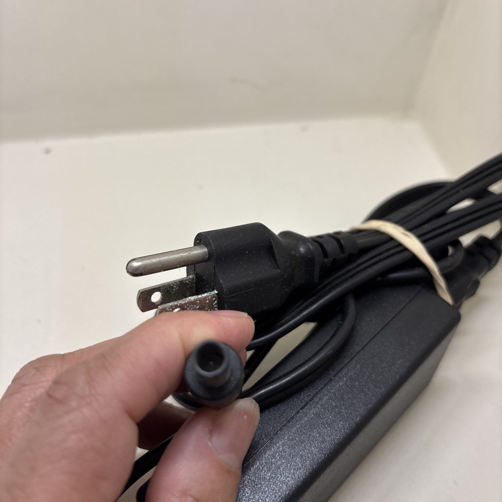 Replacement AC Adapter Charger 19.5V 3.34A Power Supply Laptop Charger