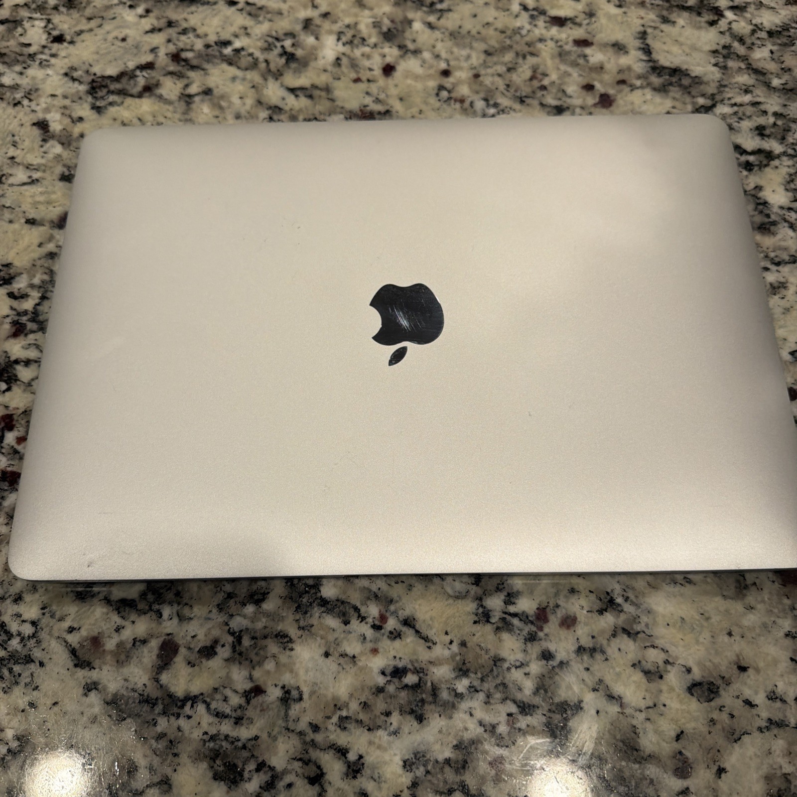Apple MacBook Air 13.3″ (256GB SSD, Apple M1, 16GB RAM) Laptop – Silver -…