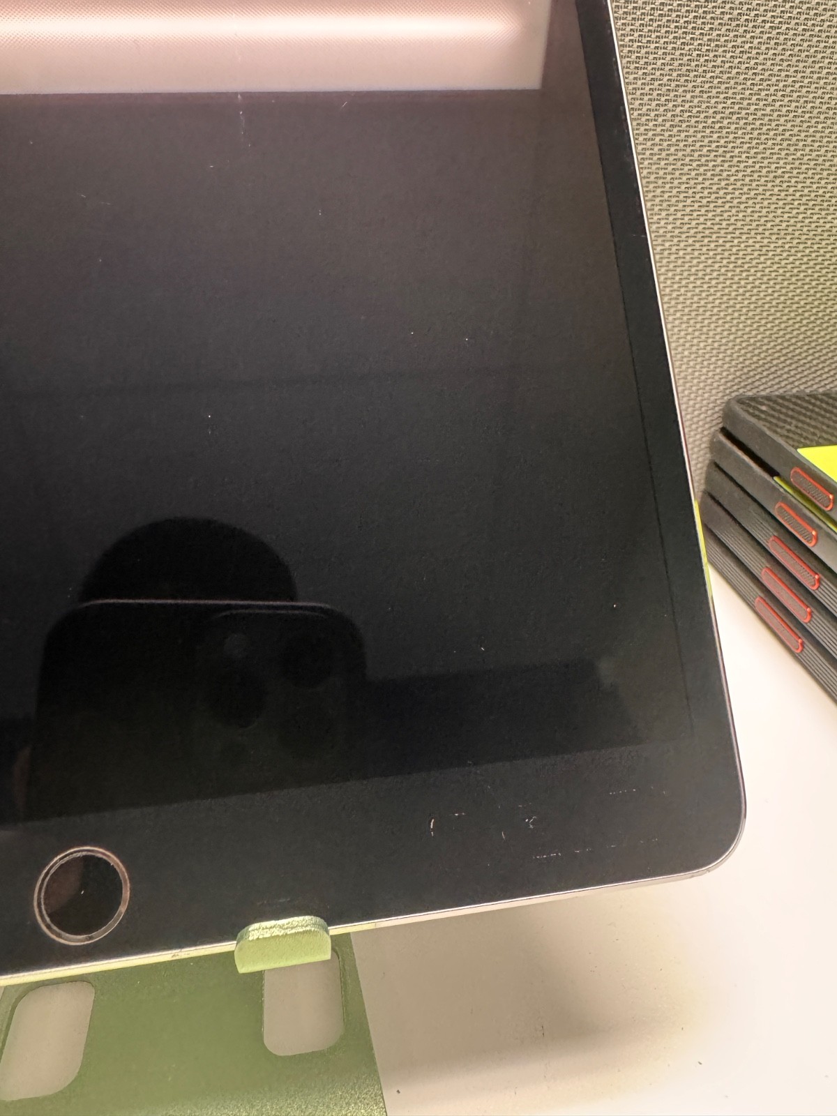 ***USED*** Apple iPad Pro (10.5-inch) A1852 64 GB, Wi-Fi + 4G, 10.5 in – Silver