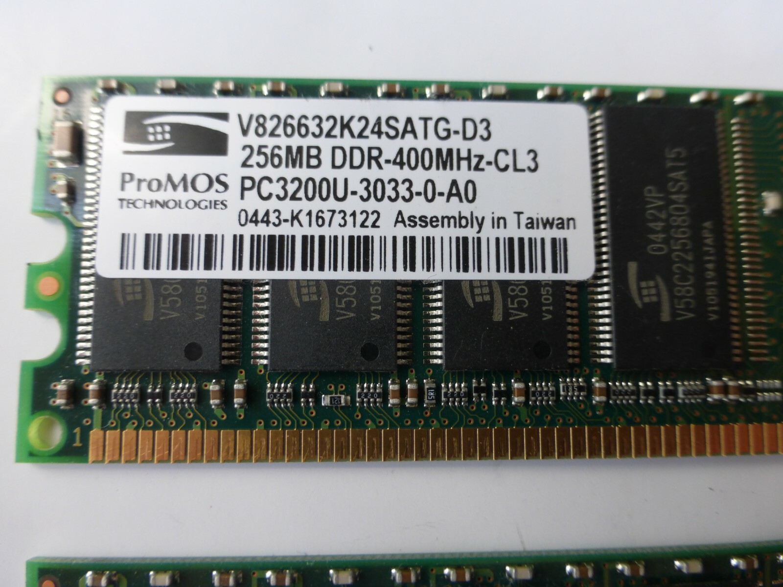 2 ProMOS V826632K24SATG-D3 256MB 400MHz-CL3 PC3200U-3033-0-A0 Desktop Memory RAM