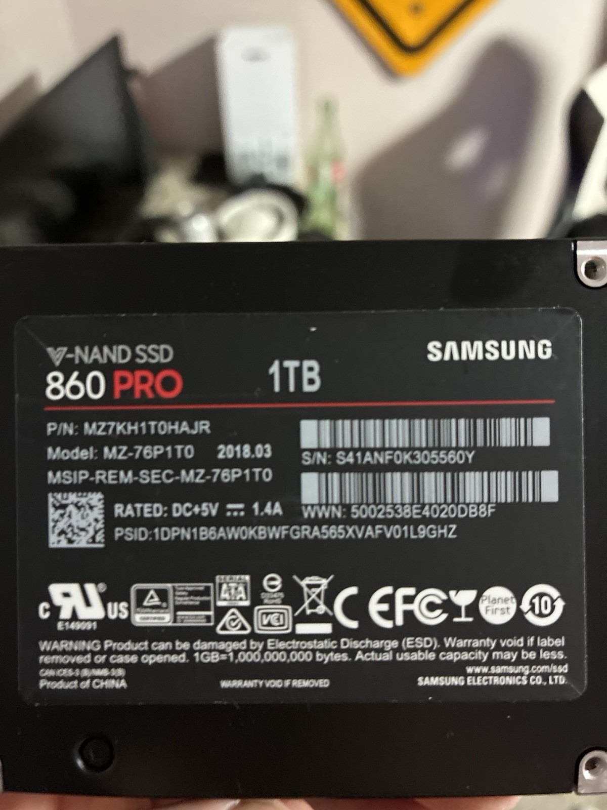 Samsung 860 Pro V-Nand MZ-76P1T0 1 TB SATA III Internal SSD – MZ7KH1T0HAJR