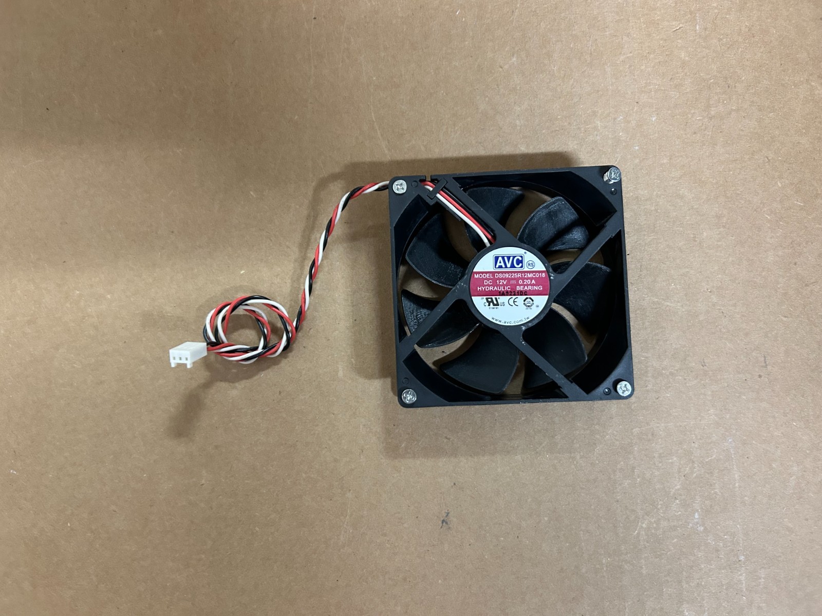 AVC DS09225r12MC018 DC12V 0.20A 3 pin PC Case Cooling Fan