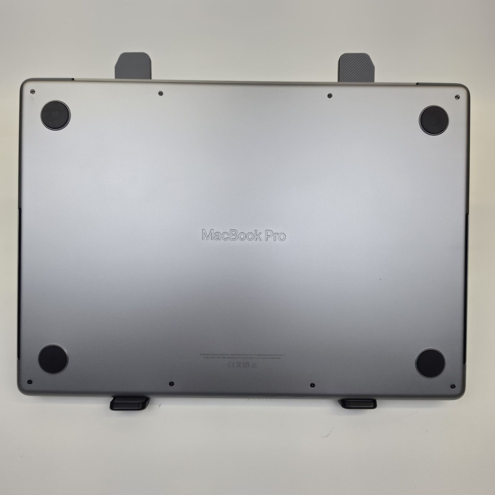 Apple MacBook Pro Mac(18,3) 14″ M1 Pro – 10C/16C 16GB 1TB Tahoe NO AC