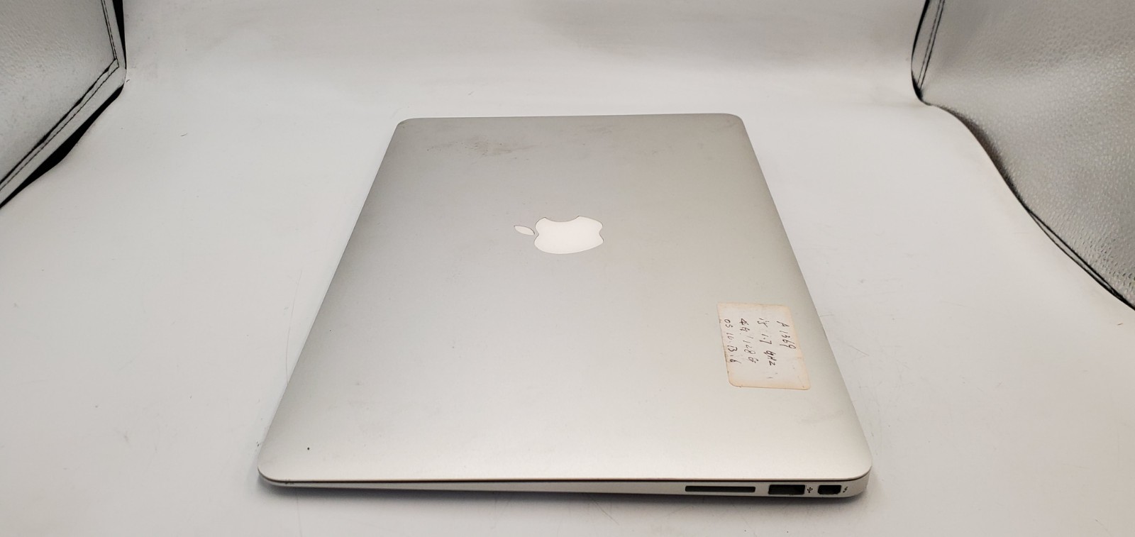 Apple A1369 MacBook Air Laptop Mid-2011 i5 1.7GHz 4GB RAM 128GB SSD High Sierra