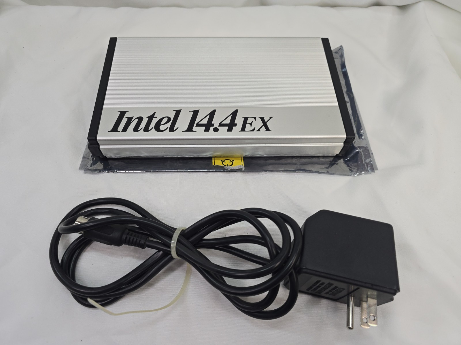 Rare Vintage Retro Modem Intel 14.4EX External Faxmodem SEE DETAILS PCEM72144F