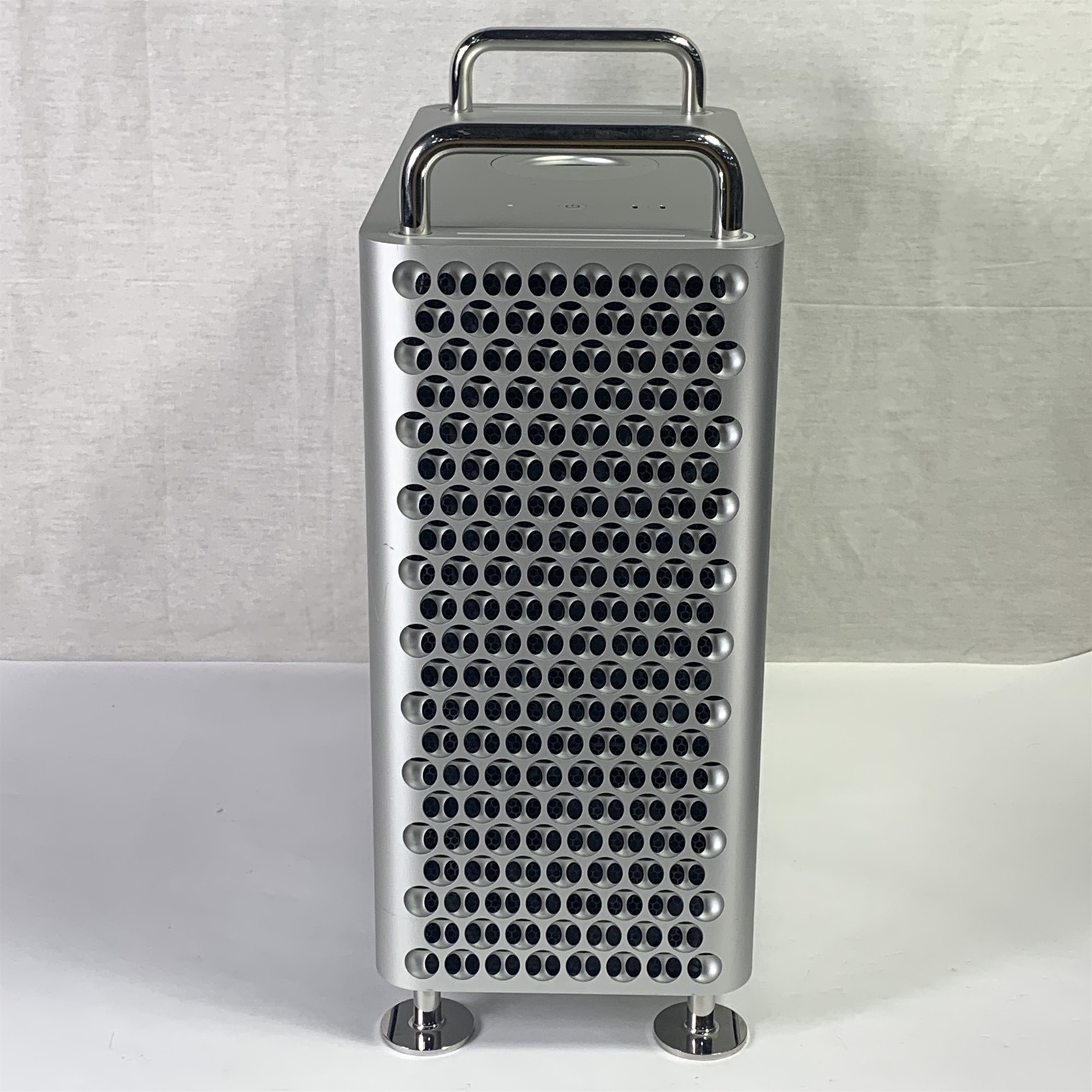 Apple A1991 Mac Pro (2019) Xeon W-3235 – 32GB – 1TB SSD – Radeon Pro W5500X