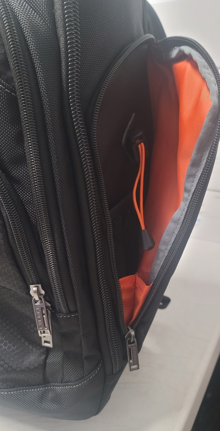 Everki Atlas Wheeled 17.3″ Laptop Backpack – EKP122