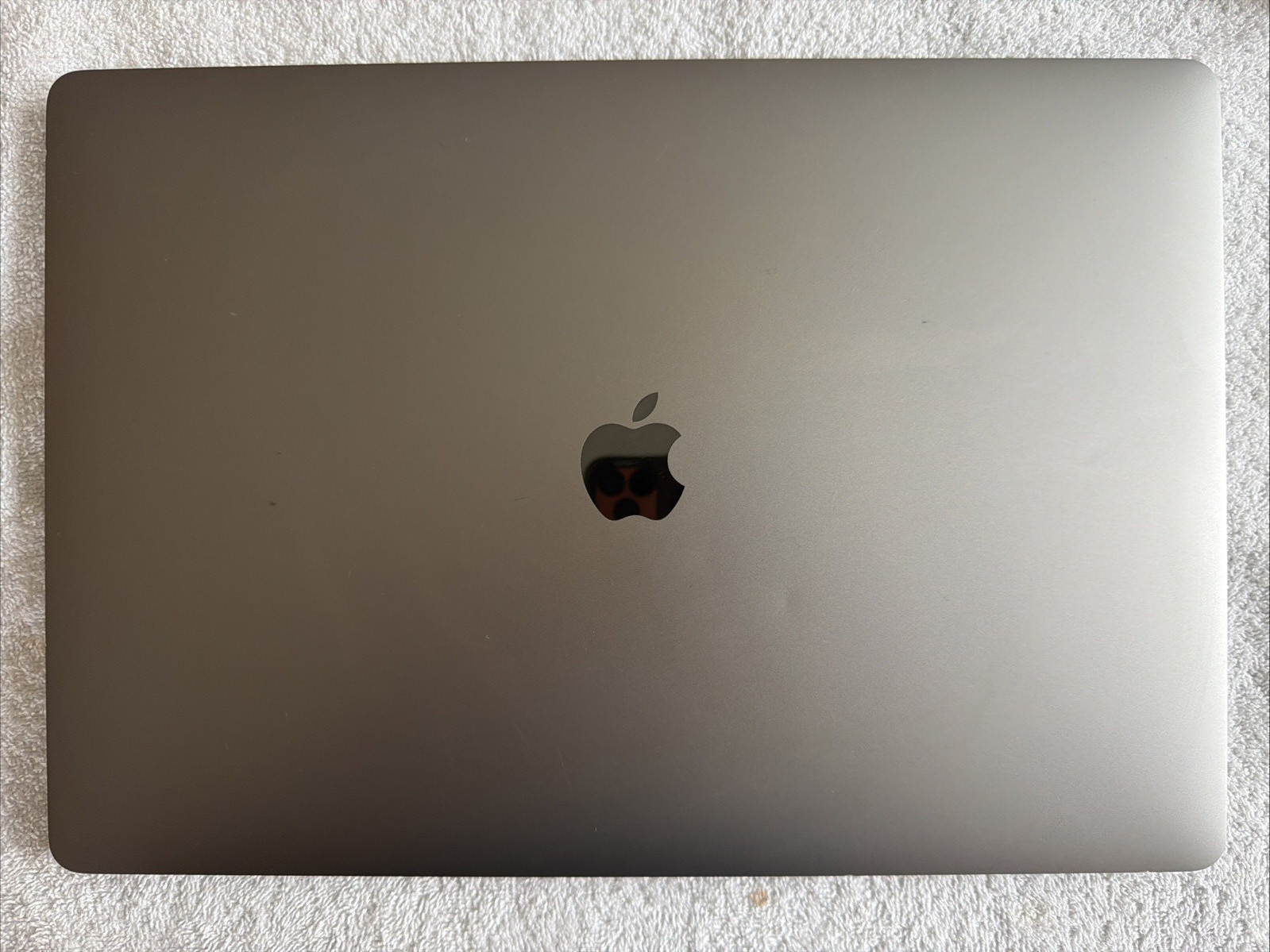 MacBook Pro 16 Inch 32GB Memory 1TB Storage 2.3 GHz 8-Core Intel Core i9 A2141