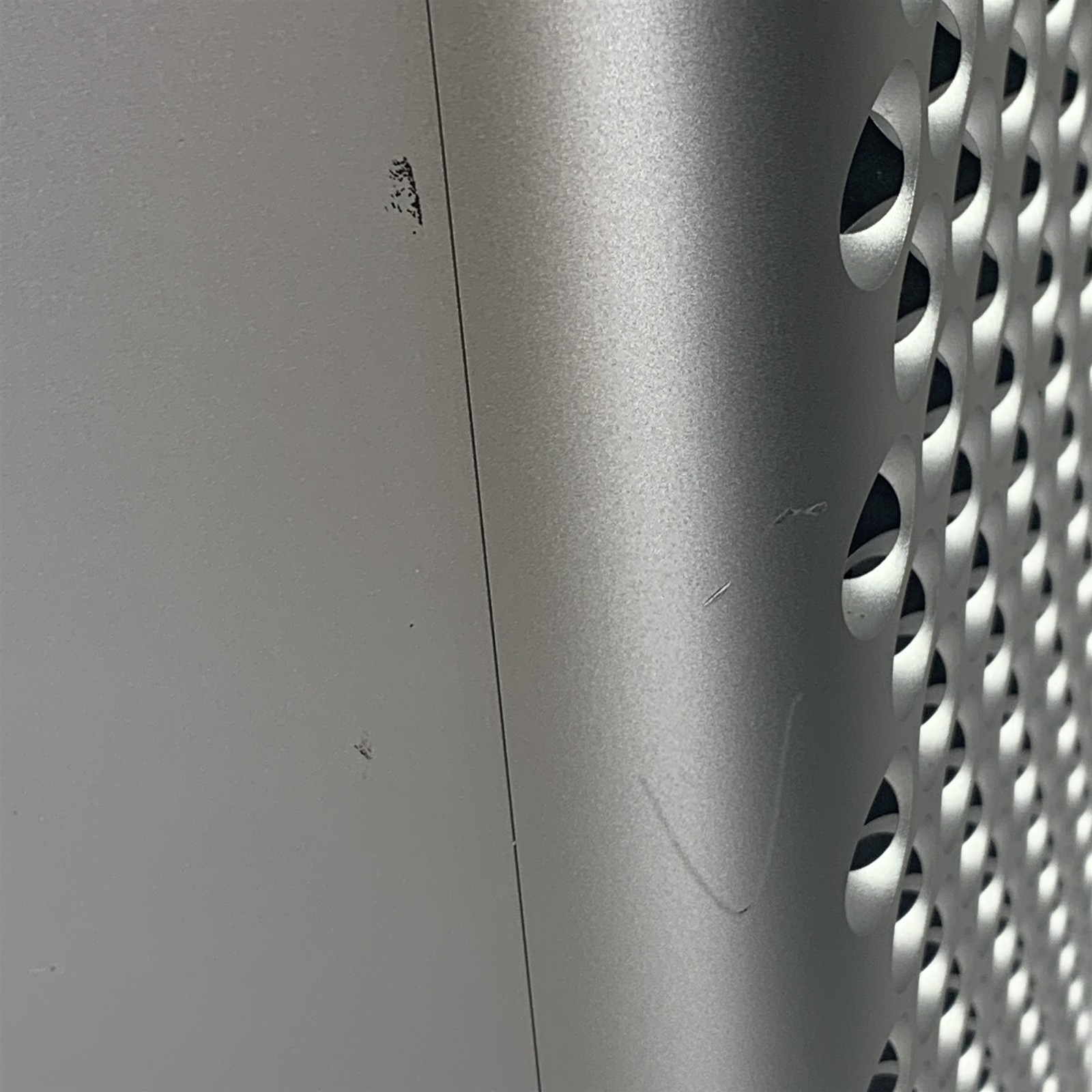 Apple A1991 Mac Pro (2019) Xeon W-3235 – 32GB – 1TB SSD – Radeon Pro W5500X