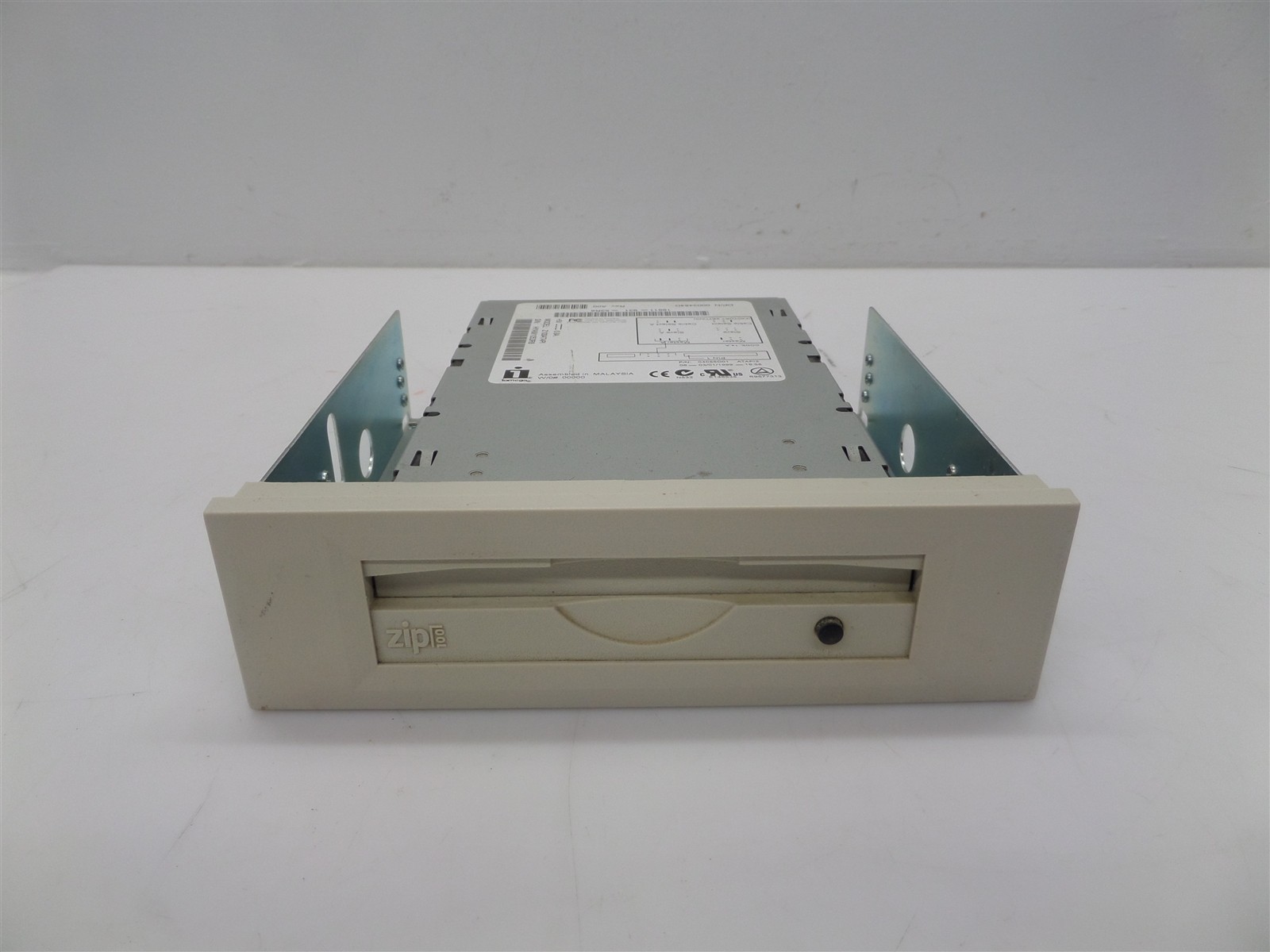 Vintage Iomega Z100ATAPI 100MB IDE Internal Zip Drive w/ 5.25″ Bezel