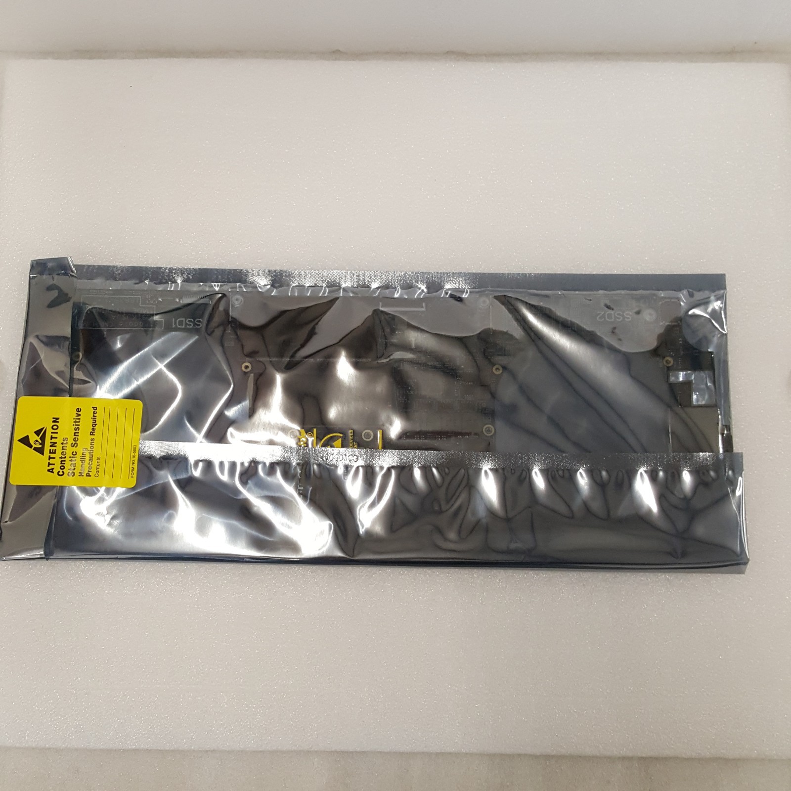 DELL Precision 17 5750 XEON W-10885M CPU + RTX 3000 MOTHERBOARD – V0TWD