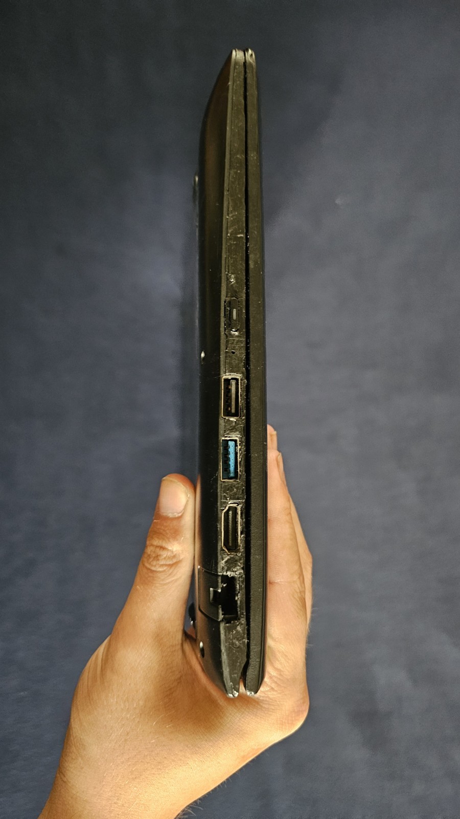 Lenovo Flex 3 11.6in screen, 4gb Ram, 300gb HDD, Battery Works, Connects To Wifi