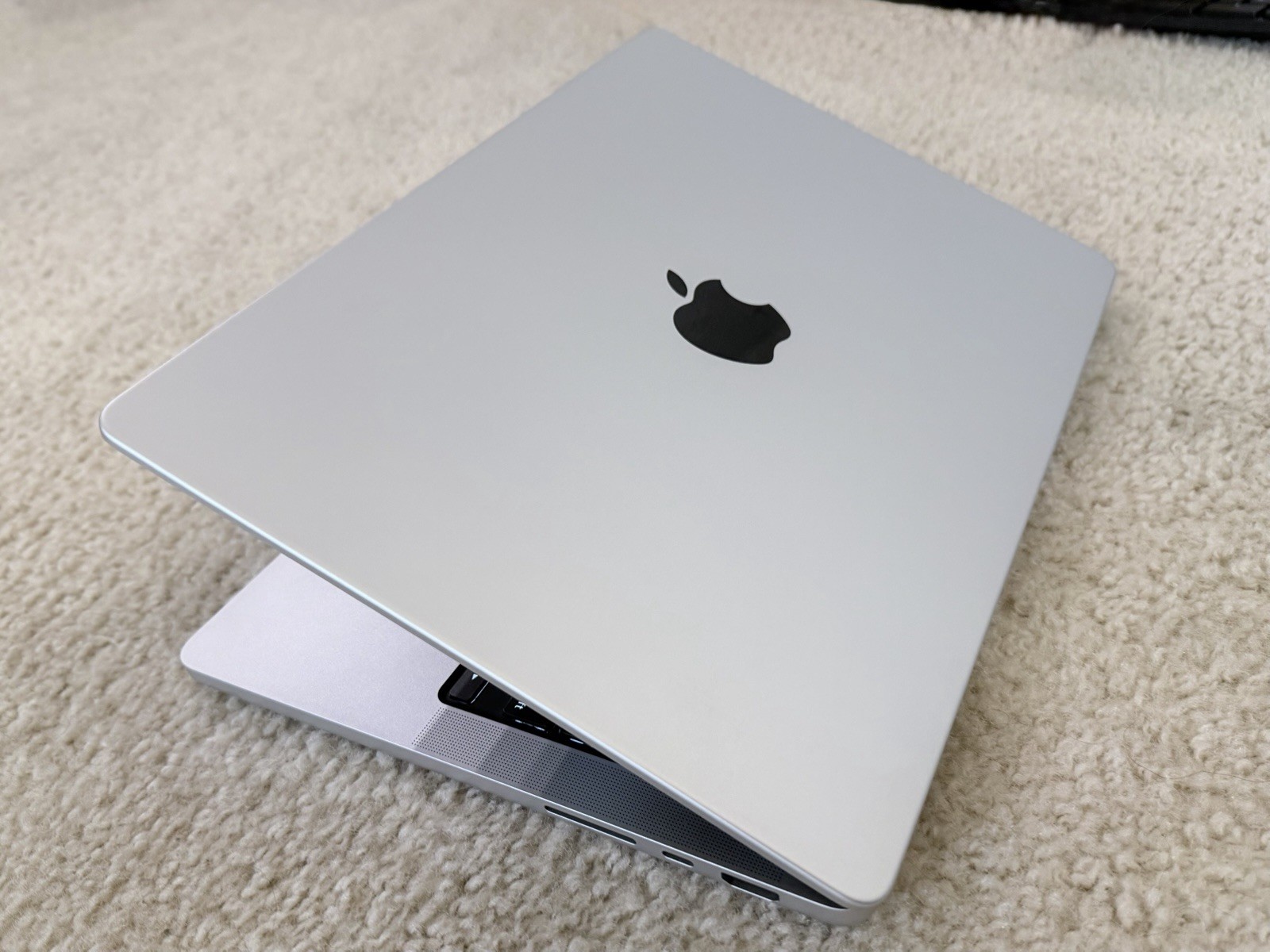 Apple MacBook Pro 2023 14in M3 Max 16 Core CPU 64GB RAM 1TB SSD MINT w/AppleCare