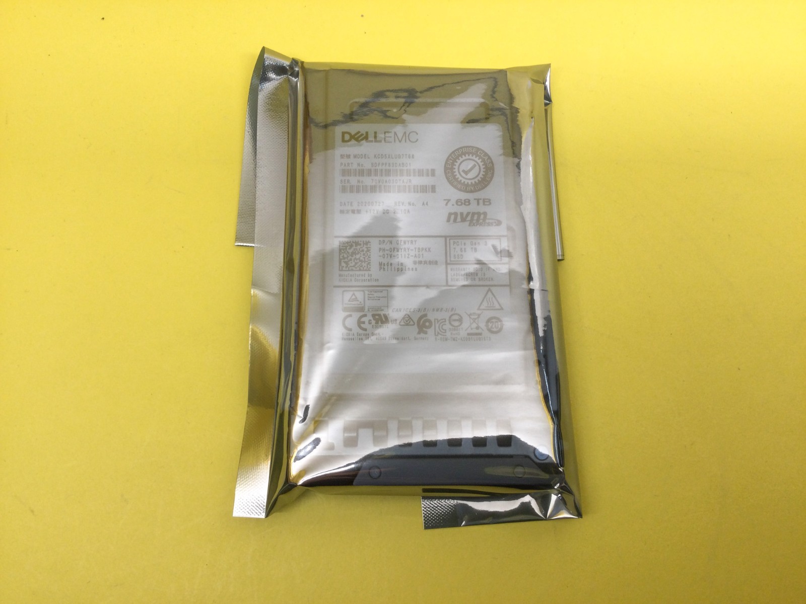 FWYRY Dell 7.68TB NVMe PCIe 3.0 Read Intensive 2.5” U.2 SSD KCD5XLUG7T68 New