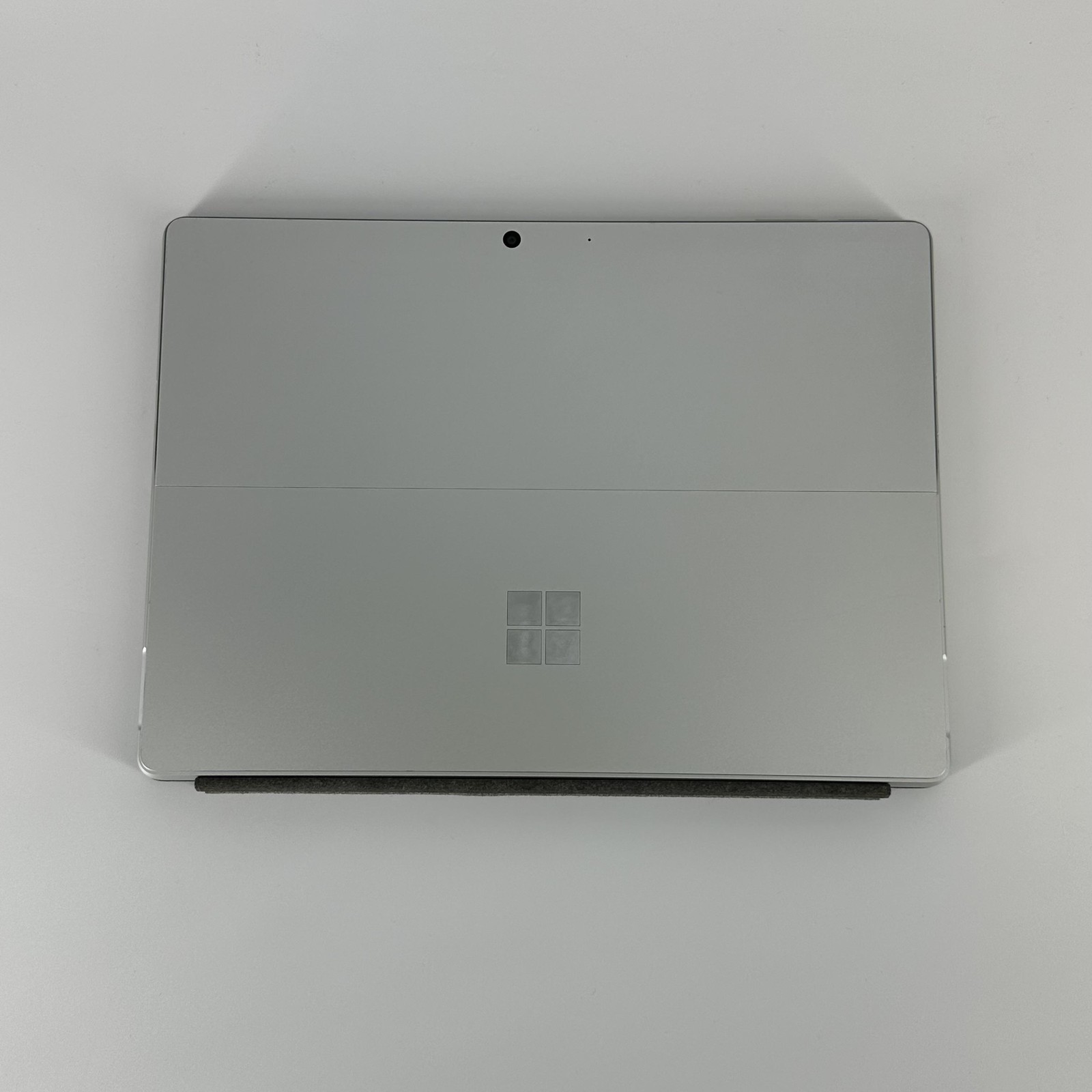 Microsoft Surface Pro 9 13 Platinum 2.7 GHz i7-1265U 16GB 256GB SSD Very Good