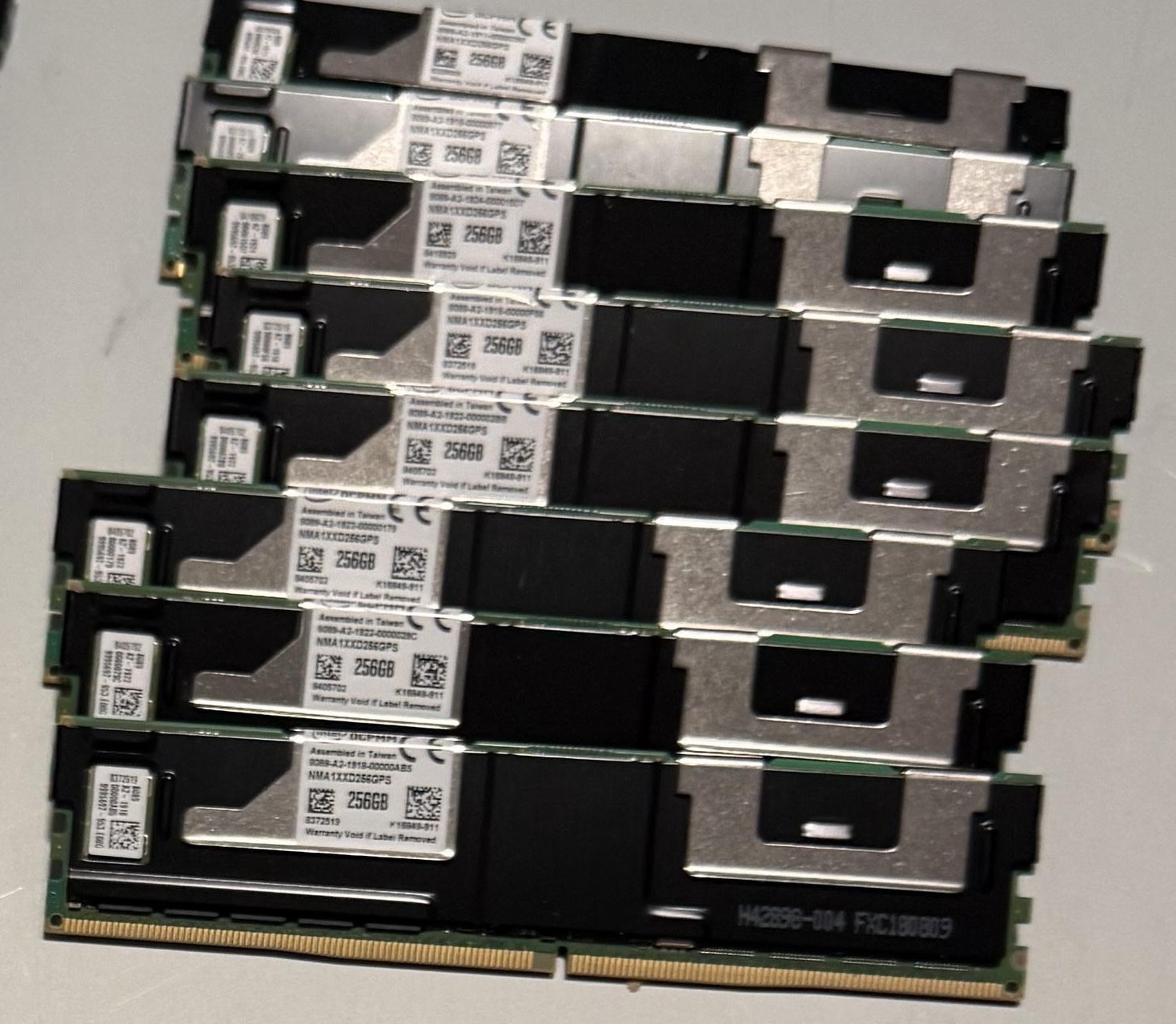 Intel Optane 100 Series 256GB DDR4 2666MHz DCPMM Persistent Memory NMA1XXD256GPS