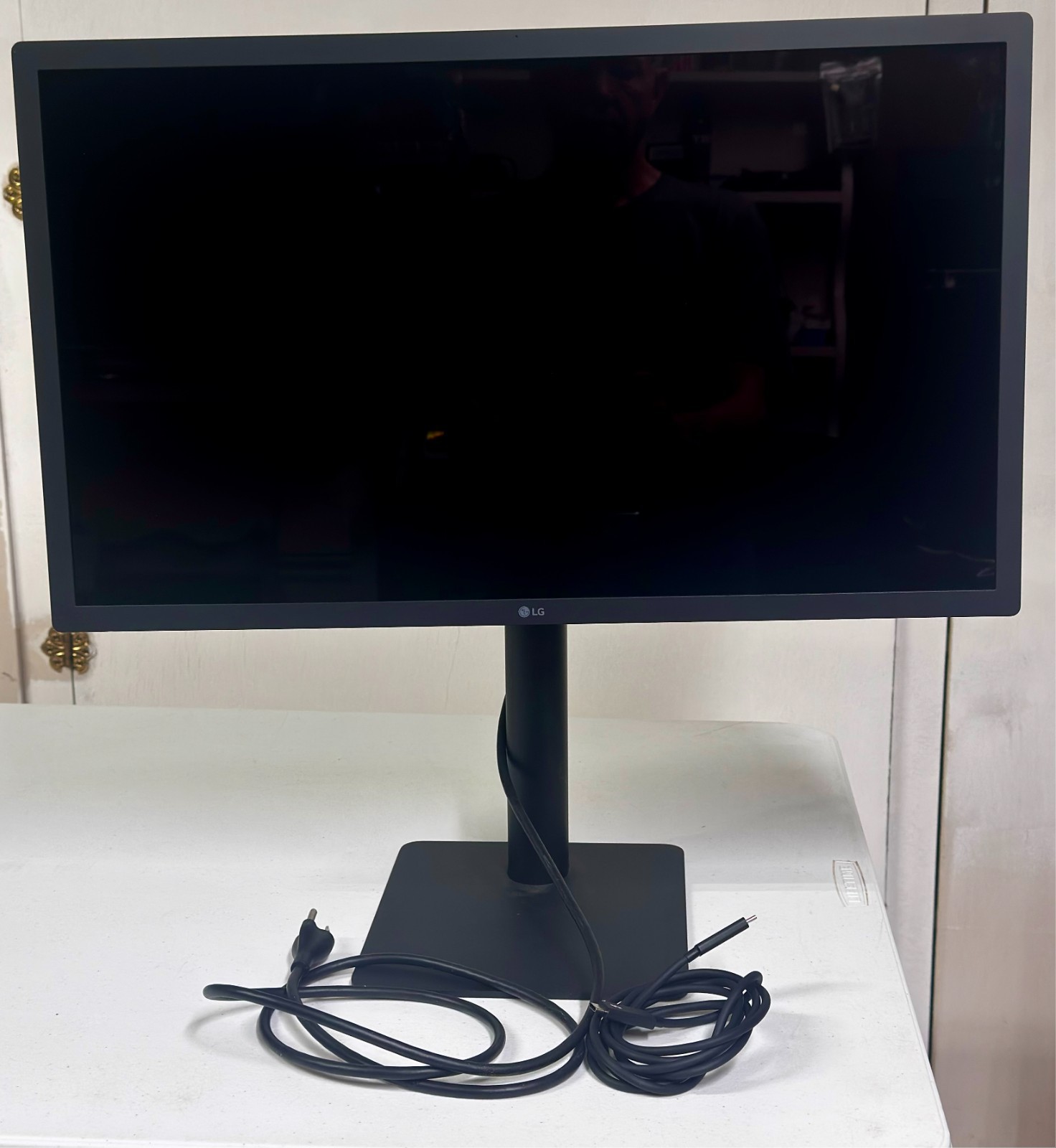 LG UltraFine 4K 24″ Display Monitor 24MD4KL