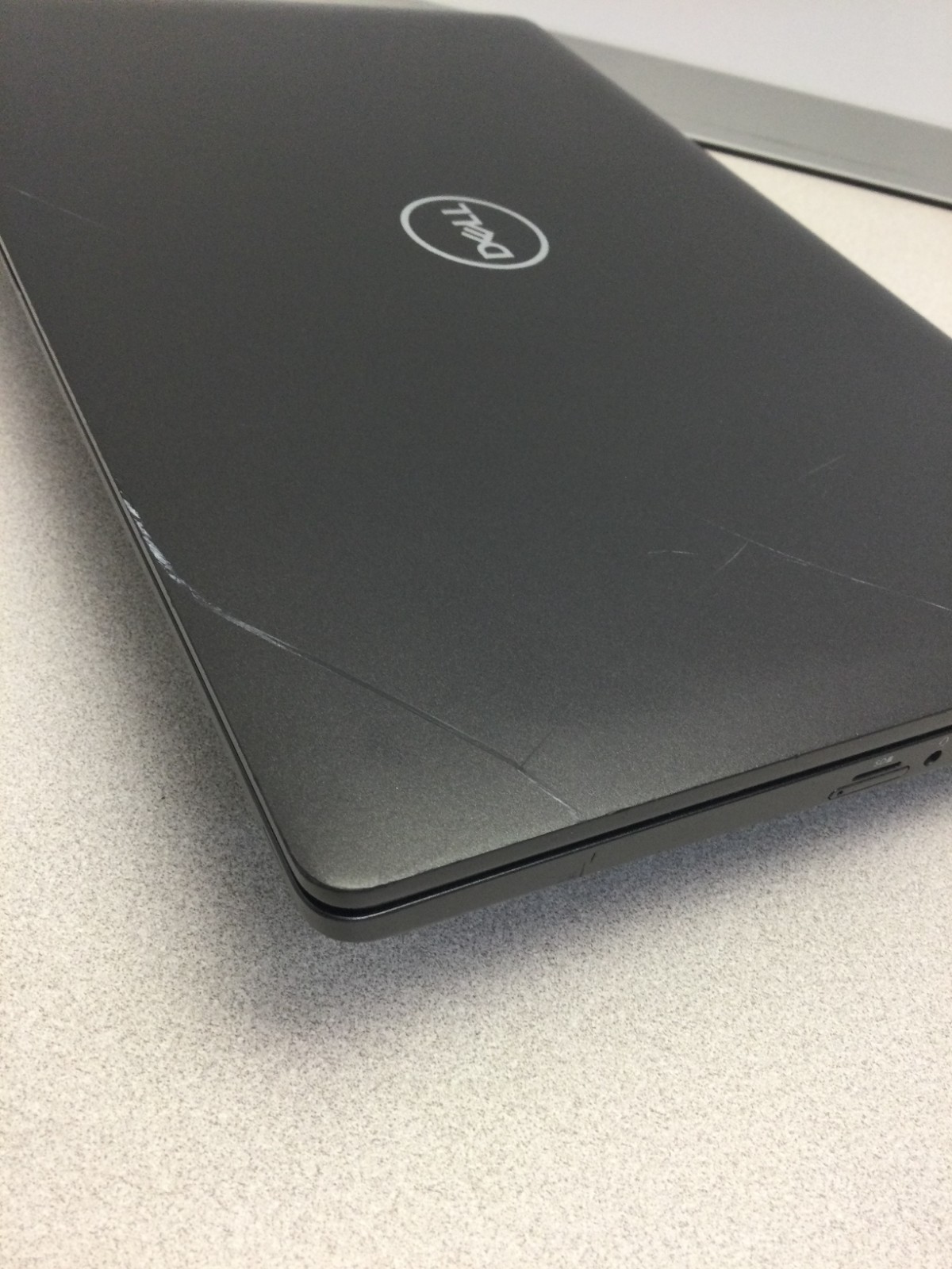 Dell Latitude 5500 15.6″ 256GB SSD Core i7-8665u, 1.90GHz 8GB RAM GB WIN 11 PRO