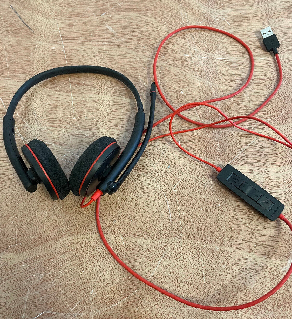 Plantronics Blackwire 3220 USB Over-the-Ear Headset, Black c3220