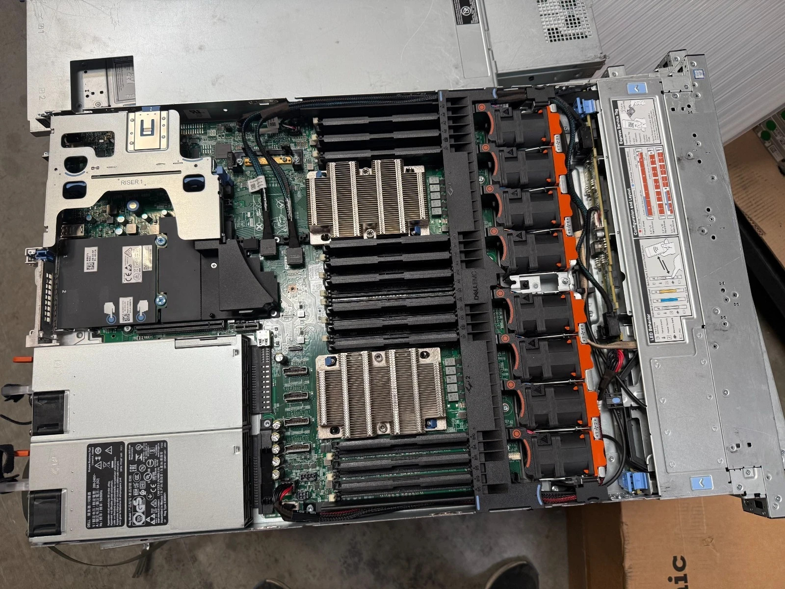 Dell PowerEdge R640 Server 2x Intel Xeon Gold 6148 750W NO RAM/SSD 200-240V