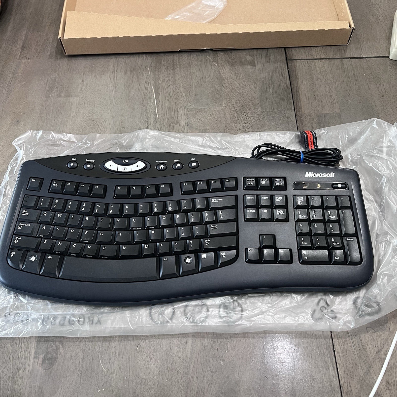 Microsoft Comfort Curve Keyboard 2000 NOS Open Box USB Wired Ergonomic 1047