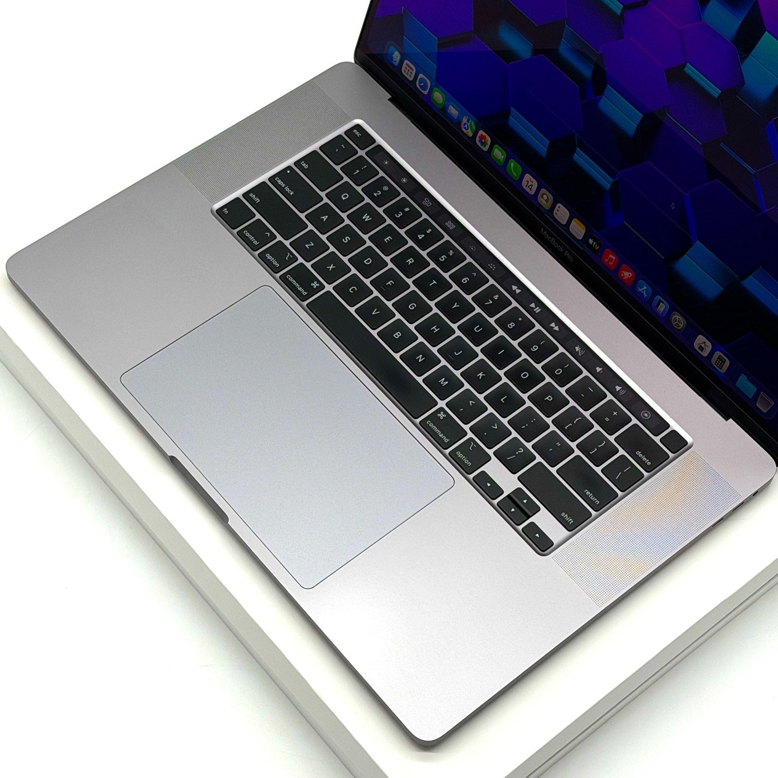 8TB SSD – MACBOOK PRO 16 INCH – 8TB SSD – 64GB RAM – WARRANTY
