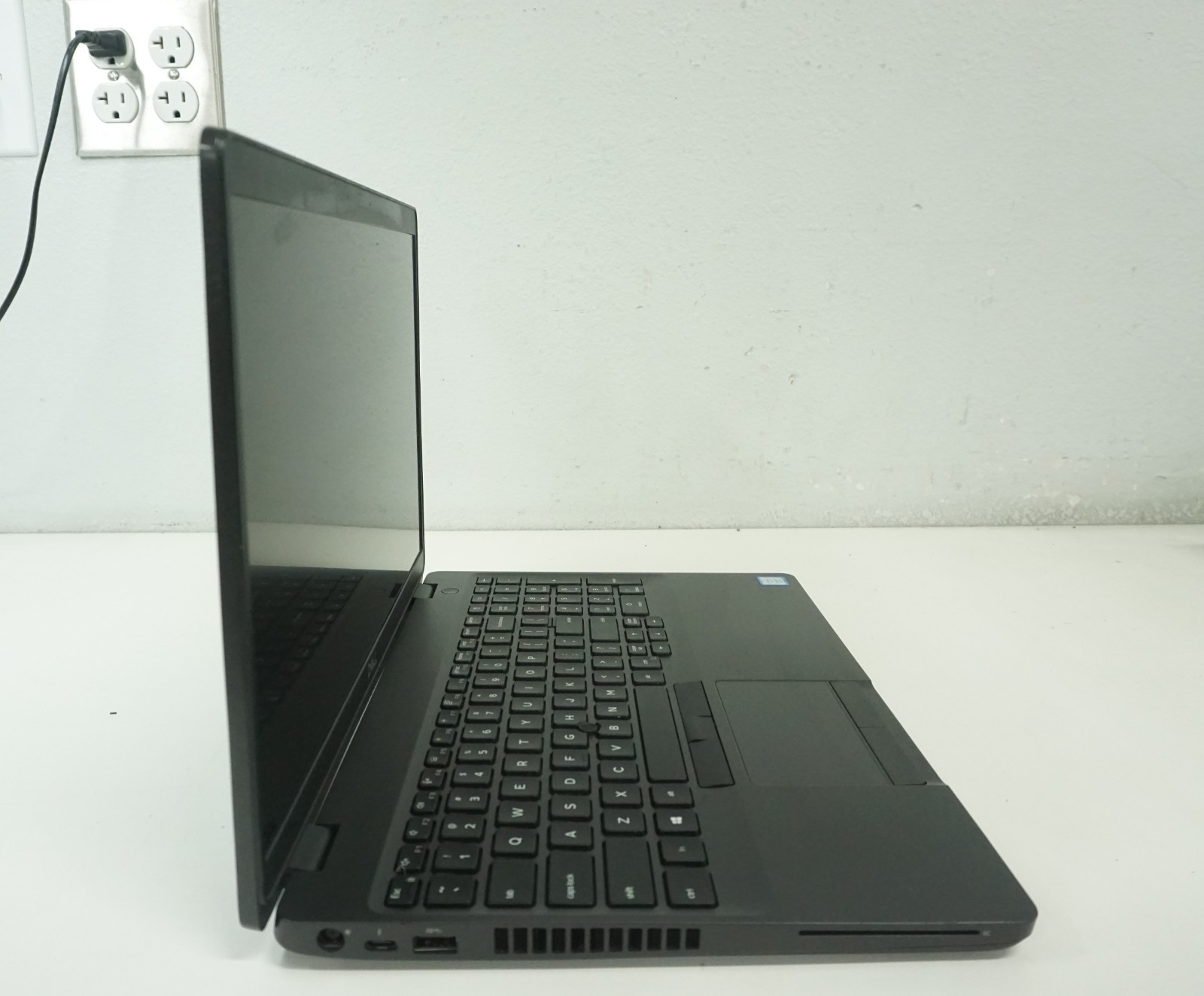 Dell Latitude 5500 Intel i7-8665U @1.90GHz 16GB RAM NO HD/ NO OS