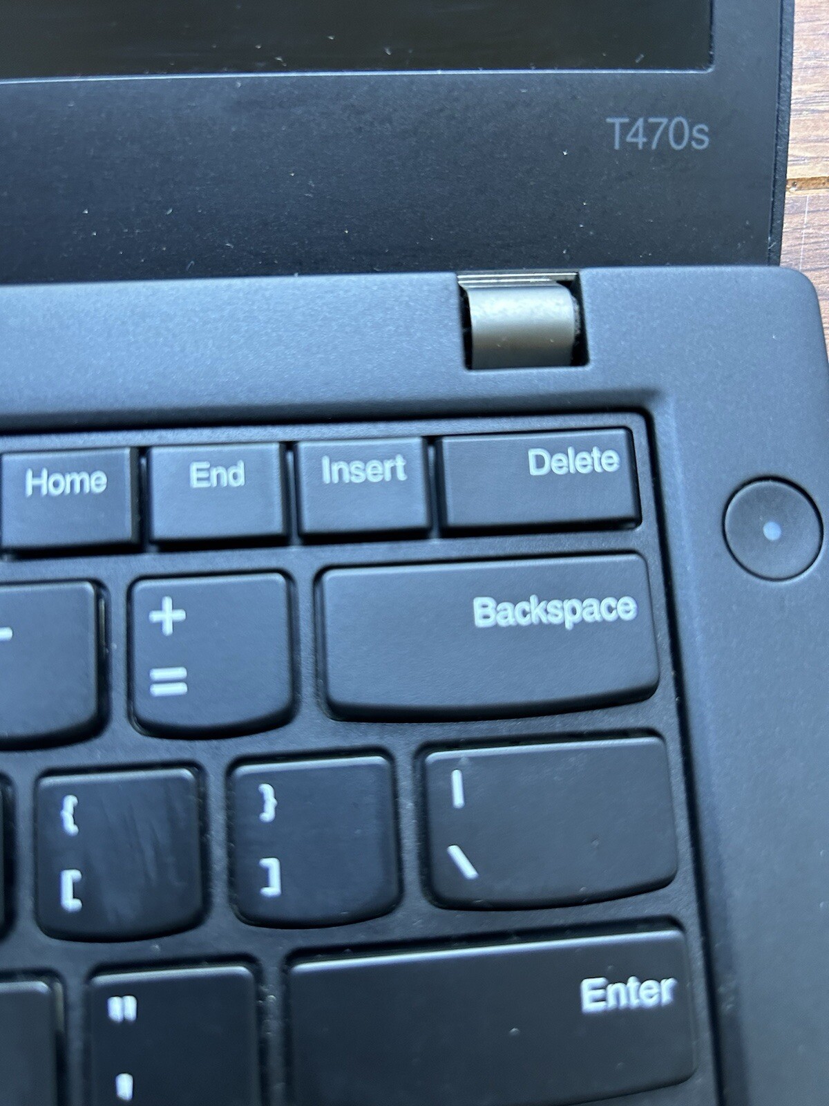 Lenovo ThinkPad T470s CPU – Intel Core i5-6300U/ 12GB / 256GB SSD Windows 11 Pro