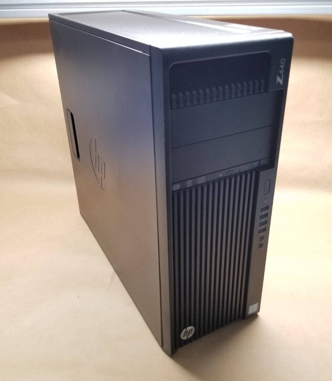 HP Z440 Workstation Xeon E5-2630 v3 32GB 180GB SSD + 4TB HDD QUADRO K620, WIN 11